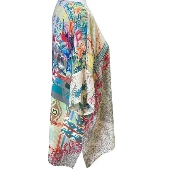 Johnny Was Short Sleeve V-Neck Floral Oversized Mixed Pattern Size M - Picture 3 of 7